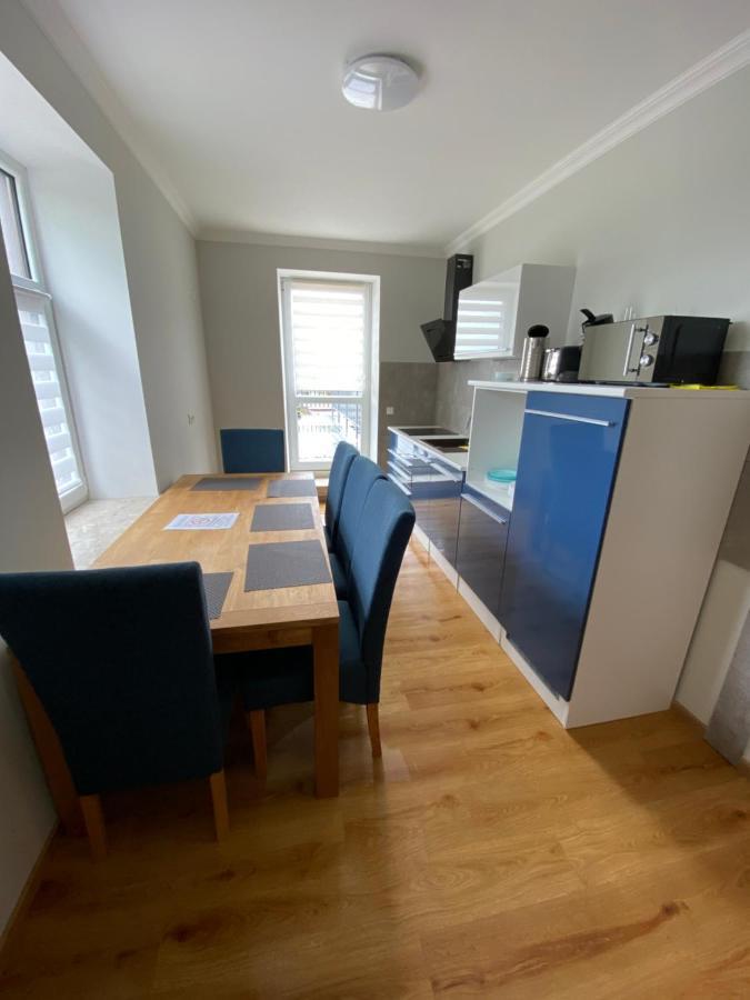 2 Raum Apartment Mit Terrasse, Hell Und Stilvoll Borna Exteriör bild